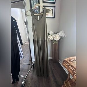 LOFT Green Sleeveless Scoop Neck Maxi Sundress